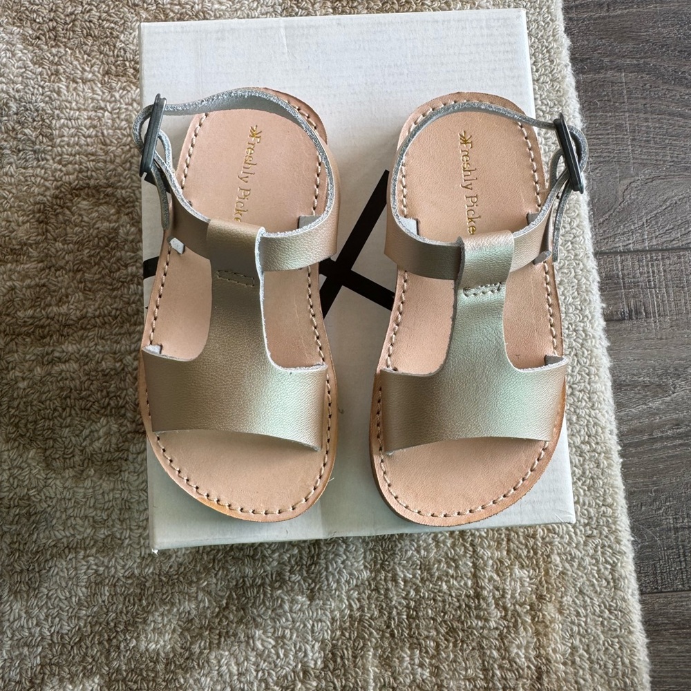 NEW w/box Freshly Picked Malibu Kids Sandals
